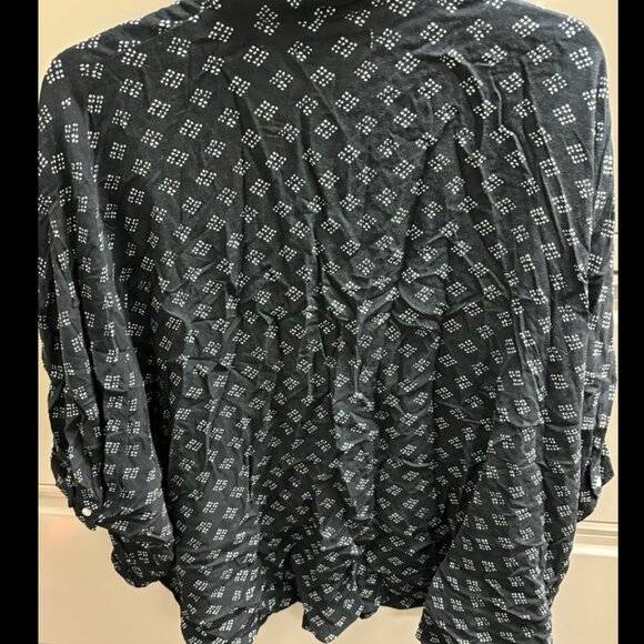 Abercrombie & Fitch Women's Blouse - Picture 2 of 3